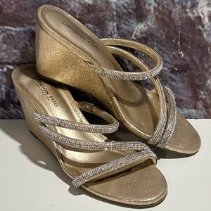 London Fog Deserae Strappy Rhinestone Champagne Gold Wedge Sandals Size 7